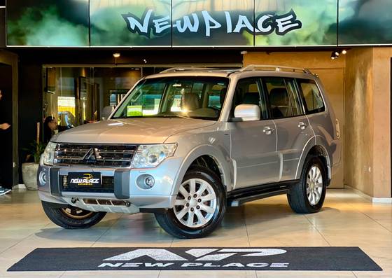 MITSUBISHI PAJERO FULL 3.8 HPE 4X4 V6 24V GASOLINA 4P AUTOMÁTICO MITSUBISHI PAJERO FULL 3.8 HPE 4X4 V6 24V GASOLINA 4P AUTOMÁTICO
